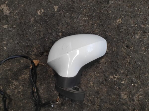 Retrovisor izquierdo Seat Exeo ST 2.0 TDI (143 cv)