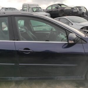 Puerta delantera derecha Renault Laguna III Grandtour 2.0 dCi FAP (150 cv)