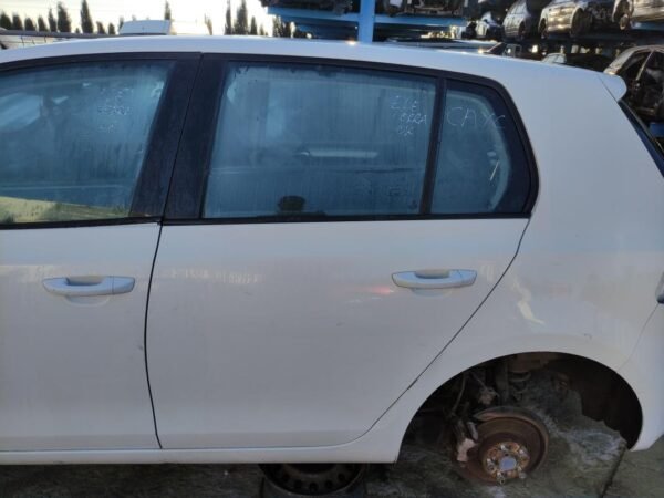 Puerta trasera izquierda Volkswagen Golf VI 1.6 TDI (105cv)