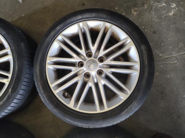 Llantas de 17 pulgadas Kia Carens IV, 7.0Jx17, con neumáticos Continental y Hankook 225/45R17 91V y91W. - Imagen 3
