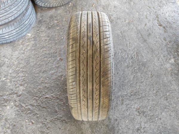 Nuemático HI FLY 205/60R16, año 2024.