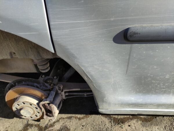 Puerta lateral corredera derecha Volkswagen Caddy (Typ 2K) 1.9 TDI (105 cv) - Imagen 2