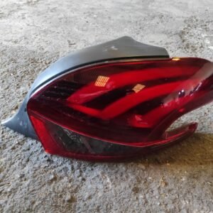 Piloto trasero derecho Peugeot 208 (Versión 2015) 1.5 BlueHDI 100 (102cv)
