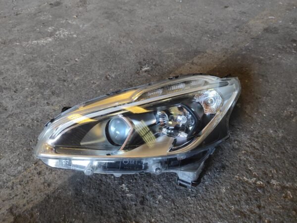 Faro izquierdo Peugeot 208 (Versión 2015) 1.5 BlueHDI 100 (102cv)