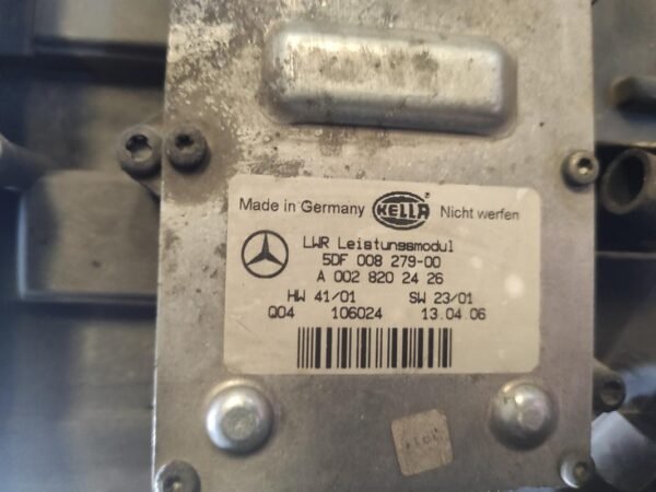 Faro izquierdo Mercedes Benz Clase E (W211) E 320 CDI (224 cv) - Imagen 4