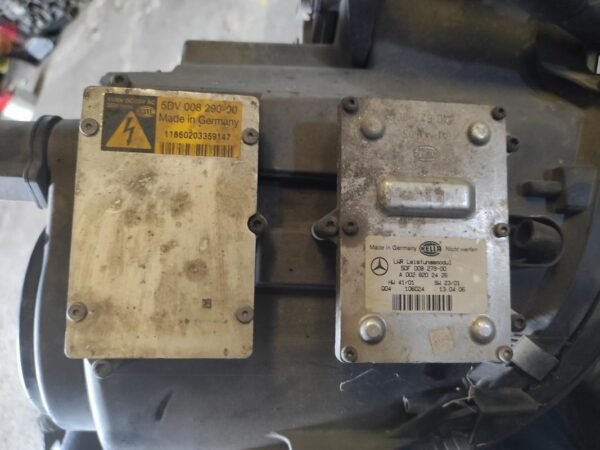 Faro izquierdo Mercedes Benz Clase E (W211) E 320 CDI (224 cv) - Imagen 3