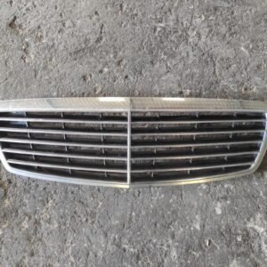 Rejilla delantera Mercedes Benz Clase E (W211) E 320 CDI (224 cv)