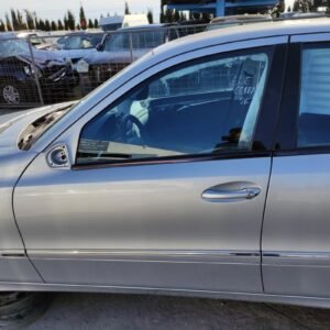 Puerta delantera izquierda Mercedes Benz Clase E (W211) E 320 CDI (224 cv)