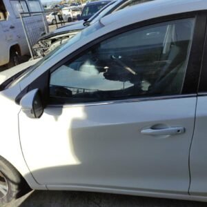 Puerta delantera izquierda Nissan Pulsar (C13) 1.5 dCi (110 cv)