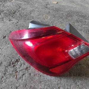 Piloto trasero izquierdo Opel Corsa E 5-puertas 1.3 CDTI ECOTEC (75 cv) start/stop