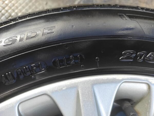 Llantas de 17 pulgadas Ford Grand C-MAX del 2012, E7.0Jx17H2 ET50,  con neumáticos Nexen 215/50R17 95W del 2021 y 2022. - Imagen 7