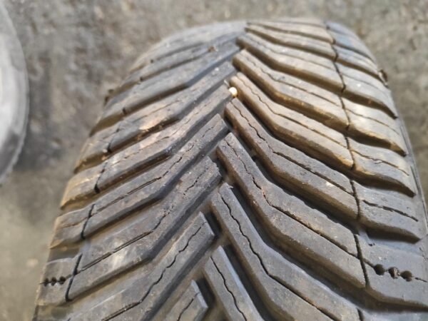Juego de Neumáticos Michelin 205/55R16, año 2024. - Imagen 4