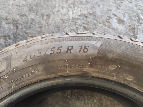 Juego de Neumáticos Michelin 205/55R16, año 2024. - Imagen 2