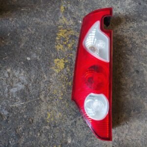 Piloto trasero izquierdo Renault Kangoo II 1.5 dCi (75 cv)