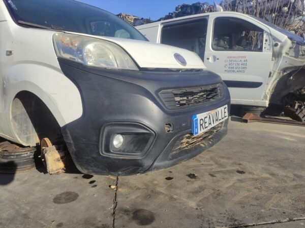 Paragolpe delantero Fiat Fiorino (Versión 2016) 1.3D Multijet (75cv) - Imagen 3