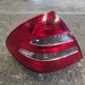 Piloto trasero izquierdo Mercedes Benz Clase E (W211) E 270 CDI (177 cv)
