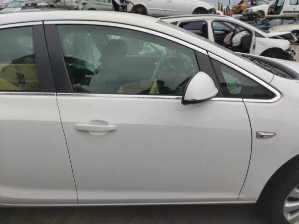 Puerta delantera derecha Opel Astra J 2.0 CDTI (160 cv)