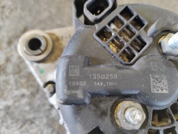 Alternador Opel Astra J 2.0 CDTI (160 cv) - Imagen 4