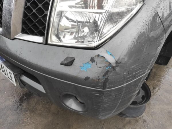 Paragolpe delantero Nissan Pathfinder III 2.5 DTi 4WD (174 cv) - Imagen 4