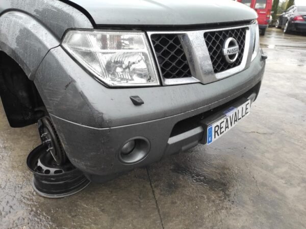 Paragolpe delantero Nissan Pathfinder III 2.5 DTi 4WD (174 cv) - Imagen 3