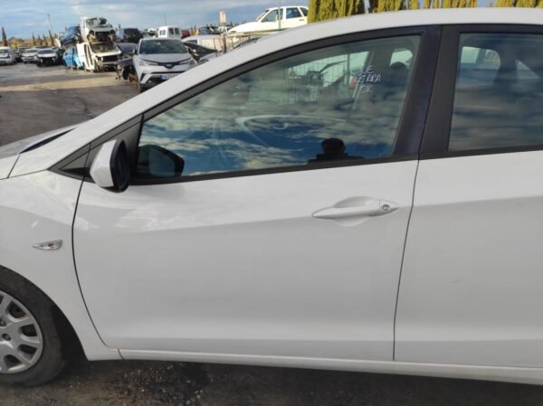 Puerta delantera izquierda Hyundai i30 II 1.4 MPI (100 cv)