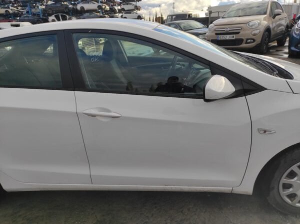 Puerta delantera derecha Hyundai i30 II 1.4 MPI (100 cv)