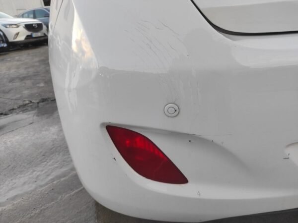 Paragolpe trasero Hyundai i30 II 1.4 MPI (100 cv) - Imagen 4