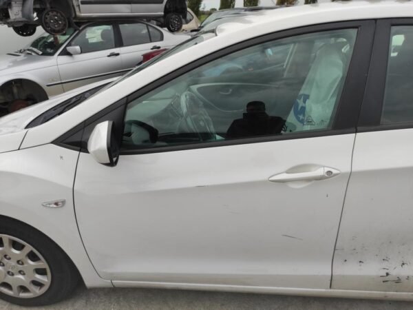 Puerta delantera izquierda Hyundai i30 II 1.4 MPI (100 cv)
