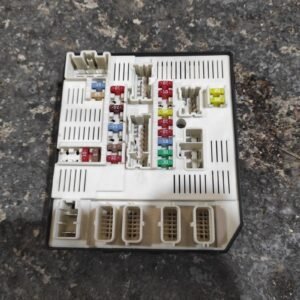 Caja de reles / fusibles Renault Laguna III (Fase II) 1.5 dCi (110 cv)