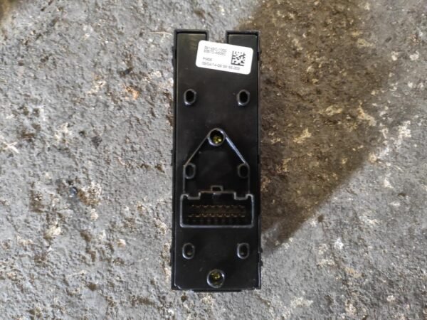 Mando elevalunas delantero izquierdo Hyundai i30 II 1.4 MPI (100 cv) - Imagen 2