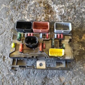 Caja de reles / fusibles Peugeot 307 Station Wagon 2.0 16V (136 cv)