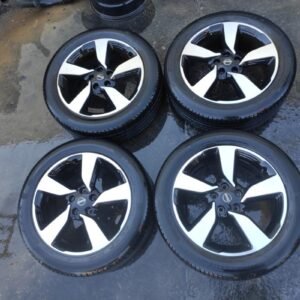 Llantas de 18 pulgadas Nissan Qashqai II, 18x7J 40, con neumáticos Michelin 215/55R18.