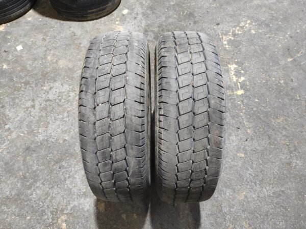 Juego de Neumáticos HI FLY 225/70R15C, año 2021.