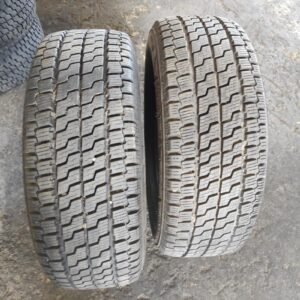 Juego de Neumáticos Nexen 235/65R16C, año 2022.