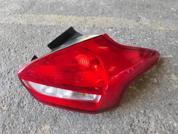 Piloto trasero derecho Ford Focus III Hatchback (Versión 2014) 1.0 EcoBoost (125 cv) S&S