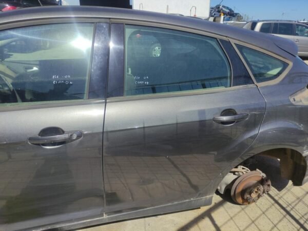 Puerta trasera izquierda Ford Focus III Hatchback (Versión 2014) 1.0 EcoBoost (125 cv) S&S