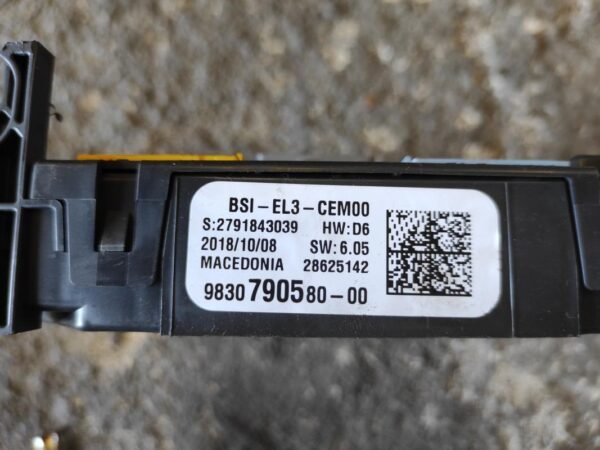 Caja de reles / fusibles Citroen C3 III 1.2 PureTech (82 cv) - Imagen 2