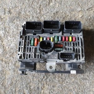 Caja de reles / fusibles Citroen C4 I Coupe (Fase I, 2004) 1.6 HDi 16V (90 cv) VTR
