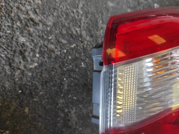 Piloto trasero derecho Nissan Qashqai II 1.6 dCi (130 cv) 4x4 - Imagen 2