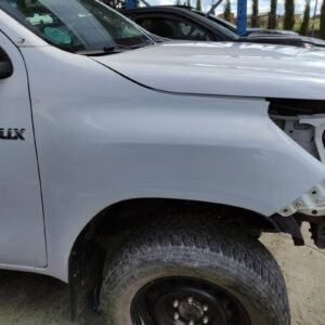 Aleta delantera derecha Toyota Hilux Double Cab VIII 2.4 D-4D (150 cv) 4WD S&S