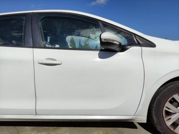 Puerta delantera derecha Peugeot 208 1.2 VTi (82 cv)