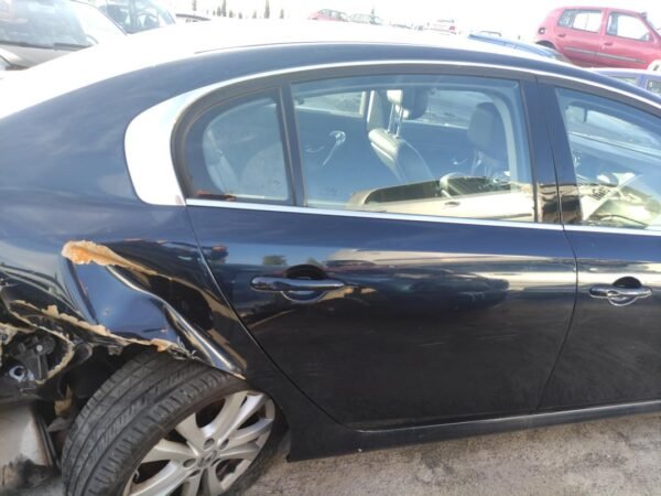 Puerta trasera derecha Renault Latitude 2.0 dCi (150 cv) FAP