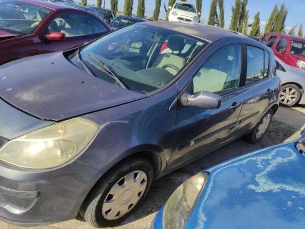 Despiece Renault Clio III 1.5 dCi 8V (86 cv) 2005 - Imagen 2