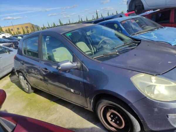 Despiece Renault Clio III 1.5 dCi 8V (86 cv) 2005 - Imagen 3
