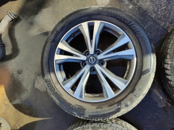 Llantas de 18 pulgadas Nissan X-TRAIL III (T32),  18X7J 45, con neumáticos Bridgestone 225/60R18 100H. - Imagen 2