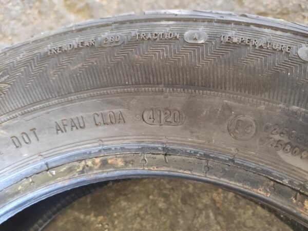Nuemático Gislaved 165/70R14. - Imagen 4