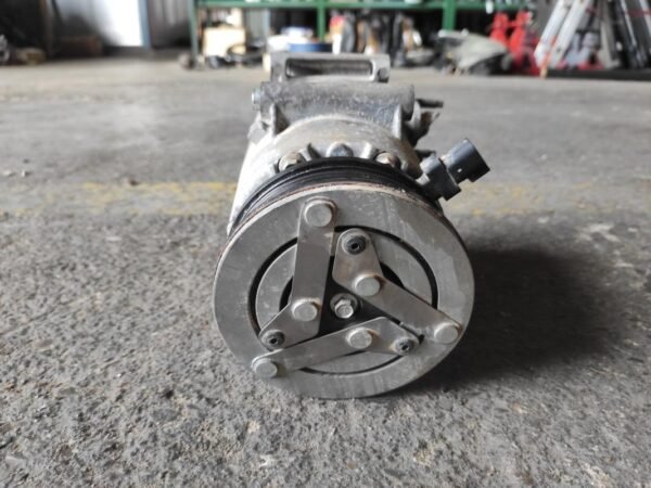 Compresor aire acondicionado Ford C-MAX II 1.6 Duratec Ti-VCT (105 cv) - Imagen 3