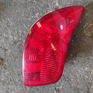 Piloto trasero derecho Peugeot 308 SW I (Versión 2011) 1.6 VTi (120 cv)