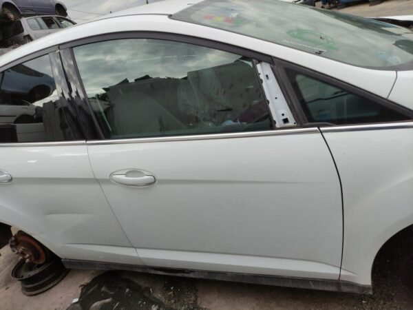 Puerta delantera derecha Ford C-MAX II 1.6 Duratec Ti-VCT (105 cv)