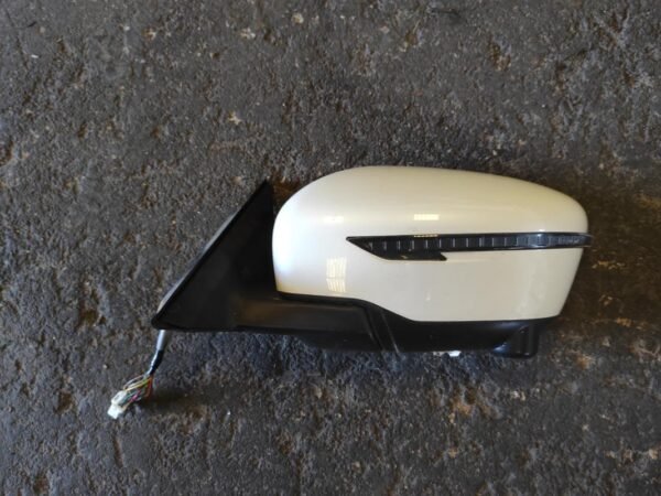 Retrovisor izquierdo Nissan X-Trail III (T32) 1.6 dCi (130 cv)